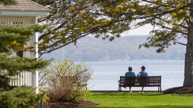 Experience Tranquillity and Comfort at Lake Geneva Lodge — Wisconsin's Most Welcoming Lakeside Retreat