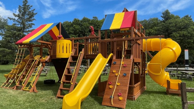 Animal Gardens Park: Family-Friendly Petting Zoo & Horse Show 