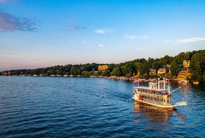 Step Out and Stroll: 12 Attractions Within a 10-Minute Walk of Lake Geneva Lodge.