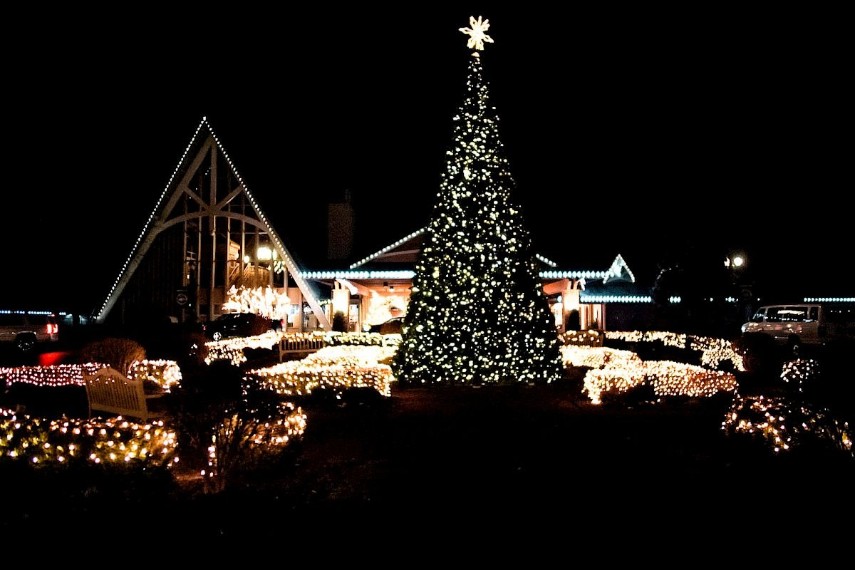 Embrace the Holiday Spirit in Lake Geneva