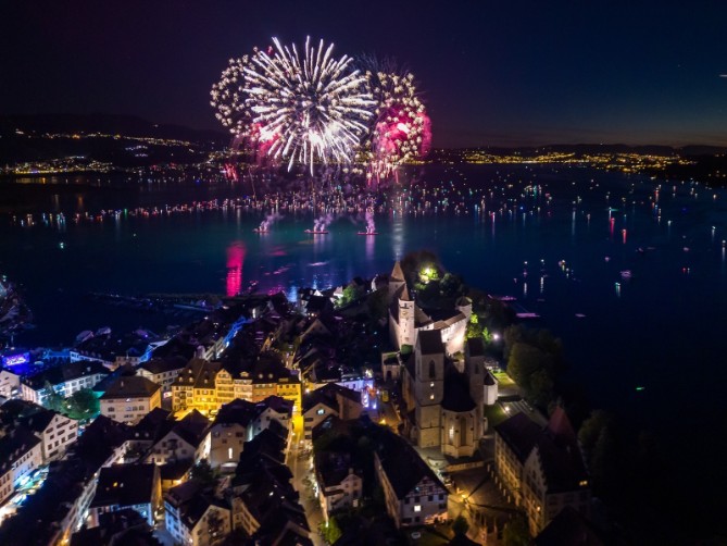 Lake Geneva Area Fireworks 2026: Summer Schedule, Dates, Cruises, and Best Viewing Spots